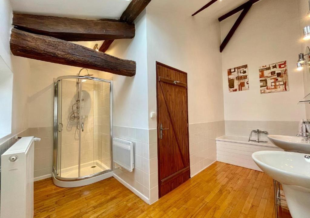 Photo of Bathroom in Brux
