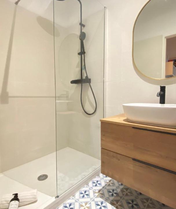 Photo of Bathroom in Bordeaux Golden Triangle