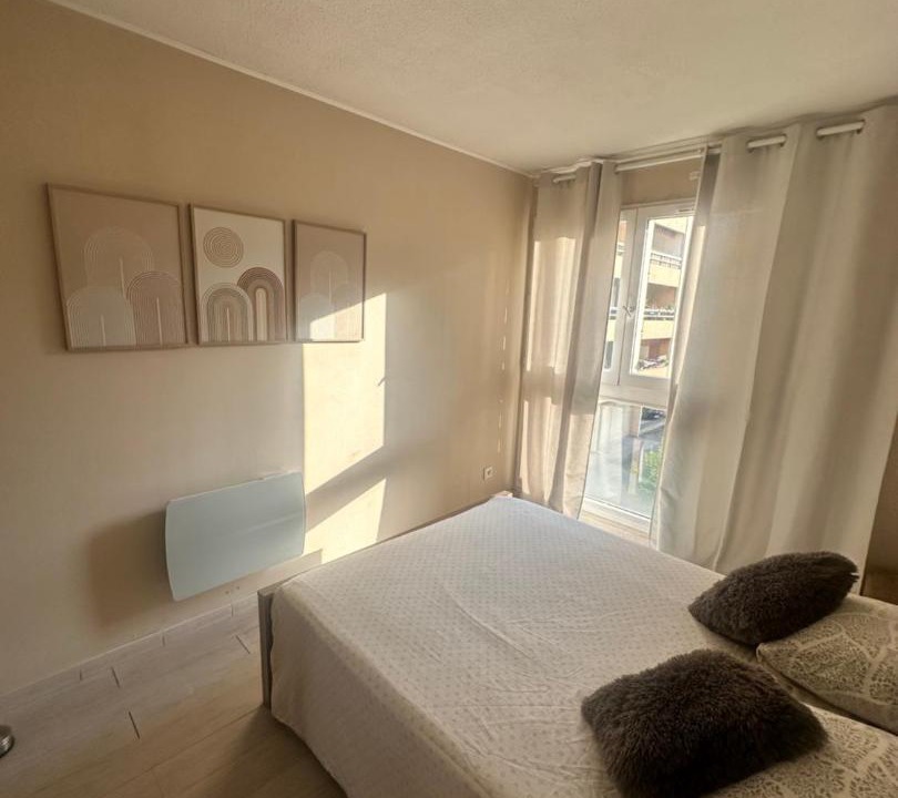 Photo of Bedroom in Saint-Laurent-du-Var