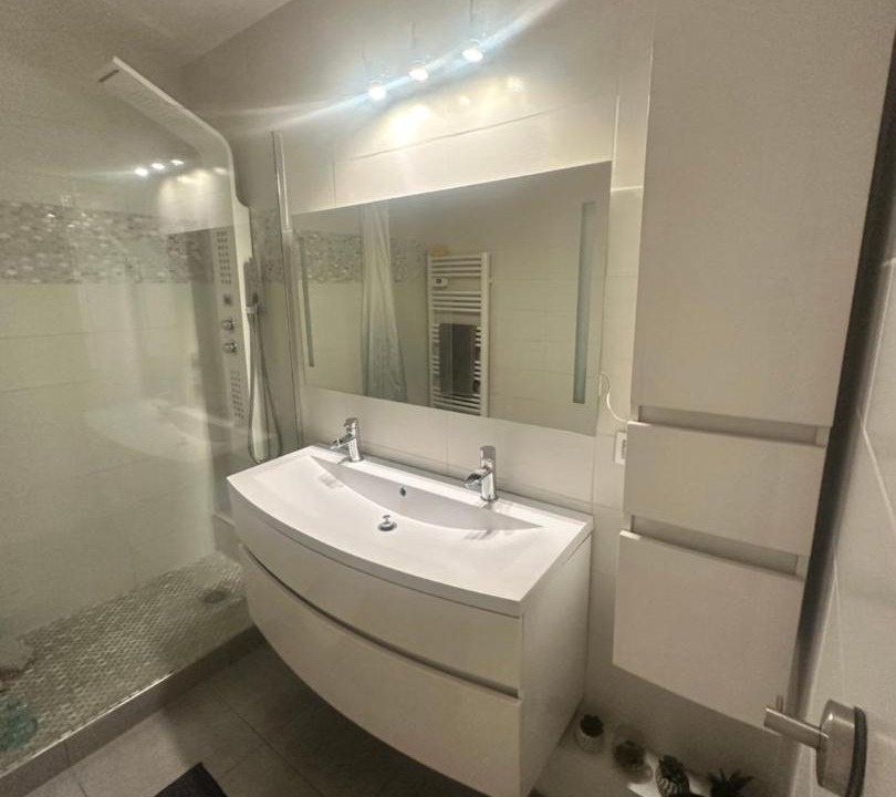 Photo of Bathroom in Saint-Laurent-du-Var