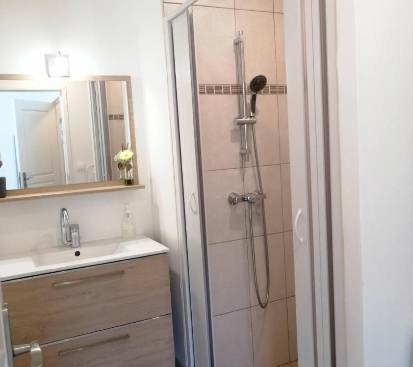 Photo of Bathroom in Vaux-sur-Mer