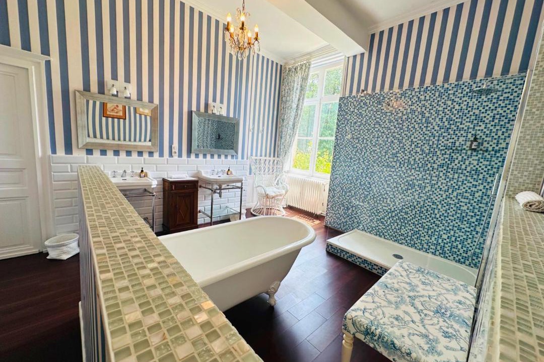 Photo of Bathroom in Saint-Sulpice-et-Cameyrac