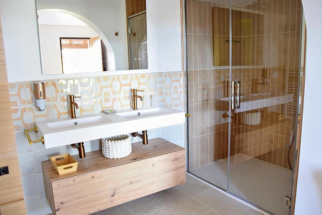 Photo of Bathroom in Mortagne-sur-Gironde