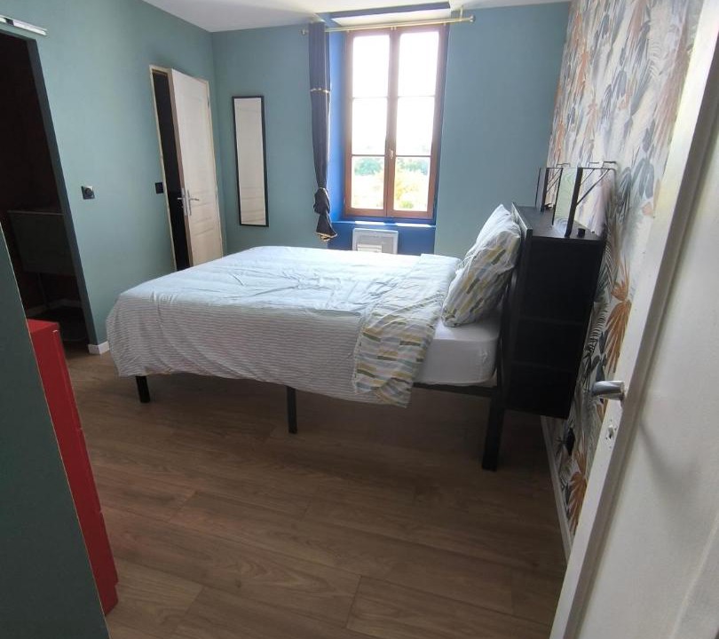 Photo of Bedroom in Saint-Yrieix-sur-Charente