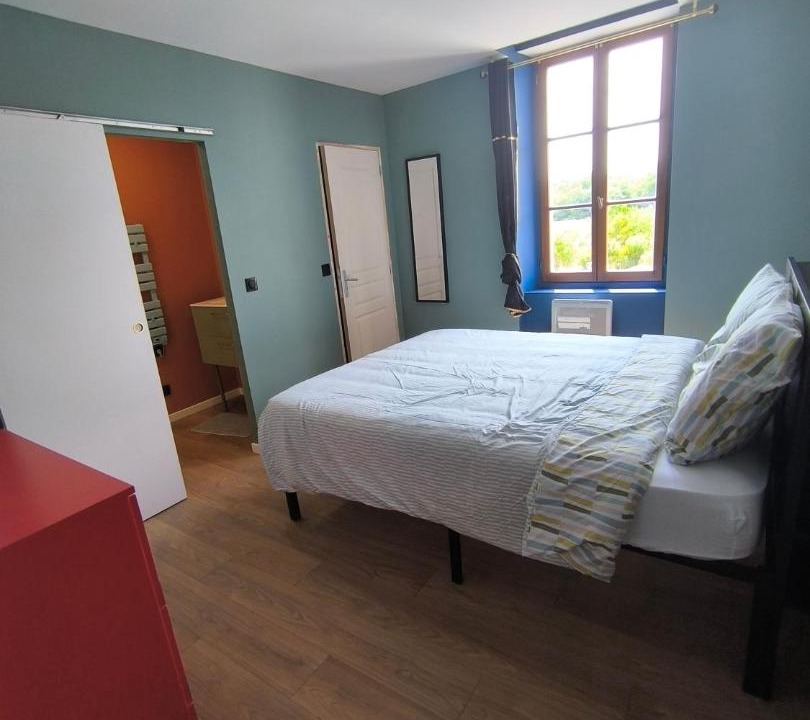 Photo of Bedroom in Saint-Yrieix-sur-Charente