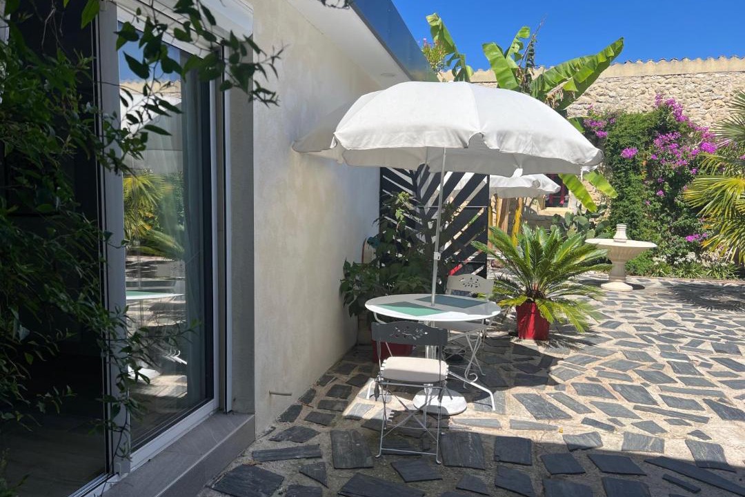 Photo of Patio Balcony in Saint-Christoly-Medoc