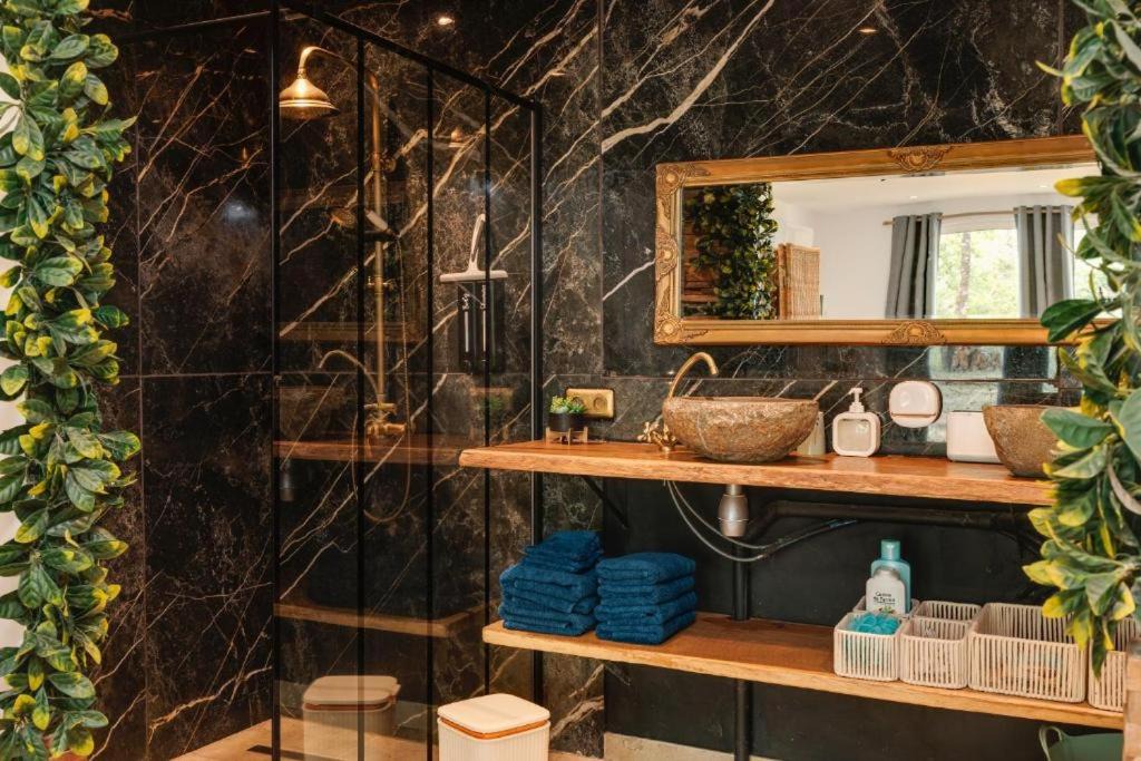 Photo of Bathroom in Guitres