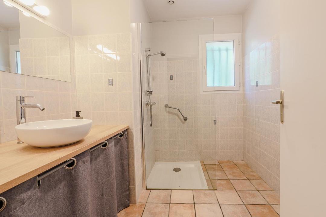 Photo of Bathroom in Luglon