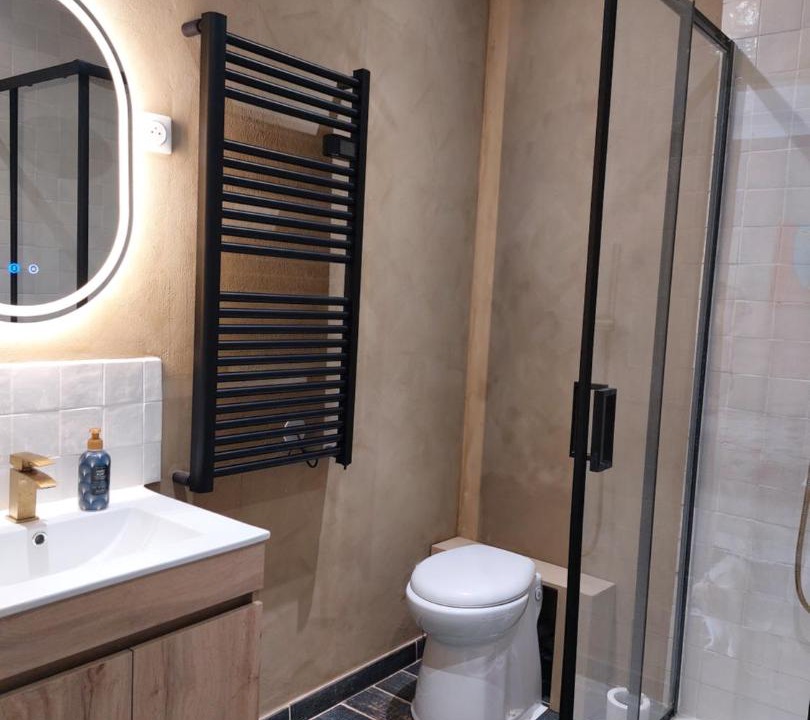 Photo of Bathroom in Cravans