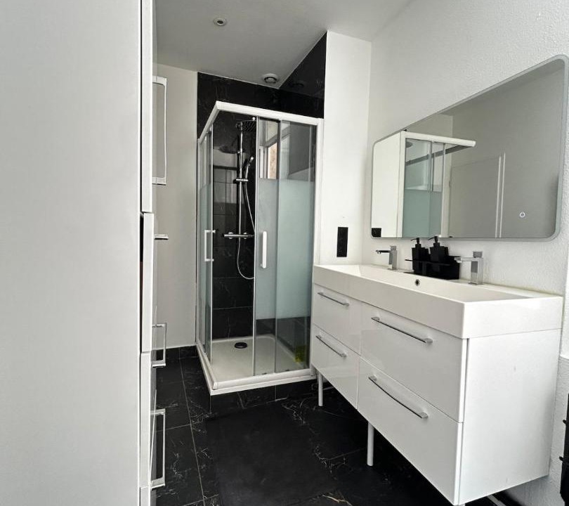 Photo of Bathroom in Bordeaux City Centre