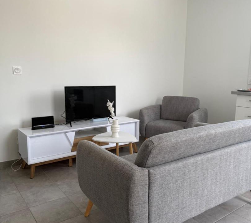Photo of Livingroom in Carbon-Blanc