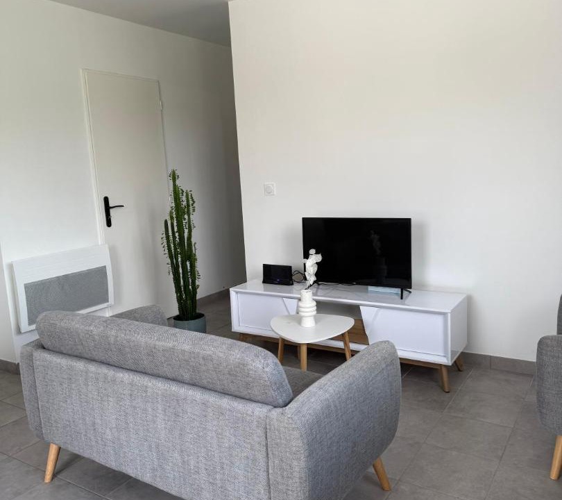 Photo of Livingroom in Carbon-Blanc