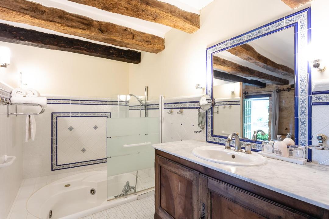 Photo of Bathroom in Meyrals