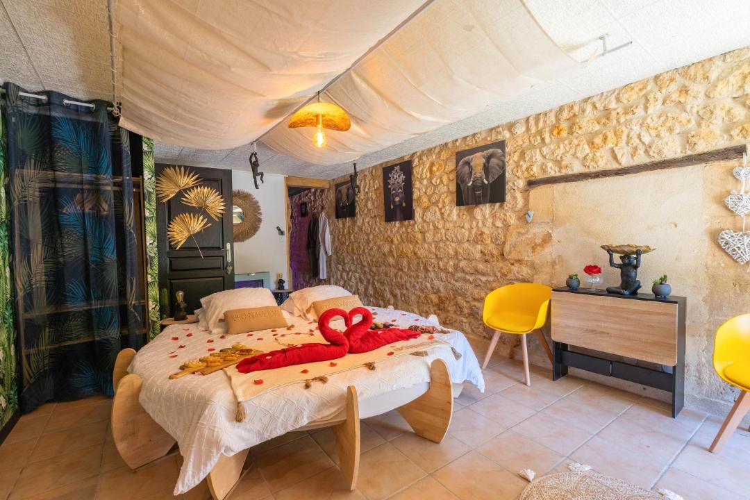 Photo of Bedroom in Saint-Genis-de-Saintonge