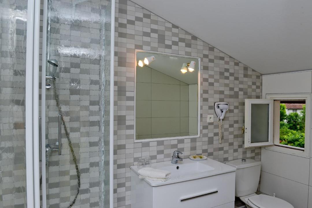 Photo of Bathroom in Esterencuby