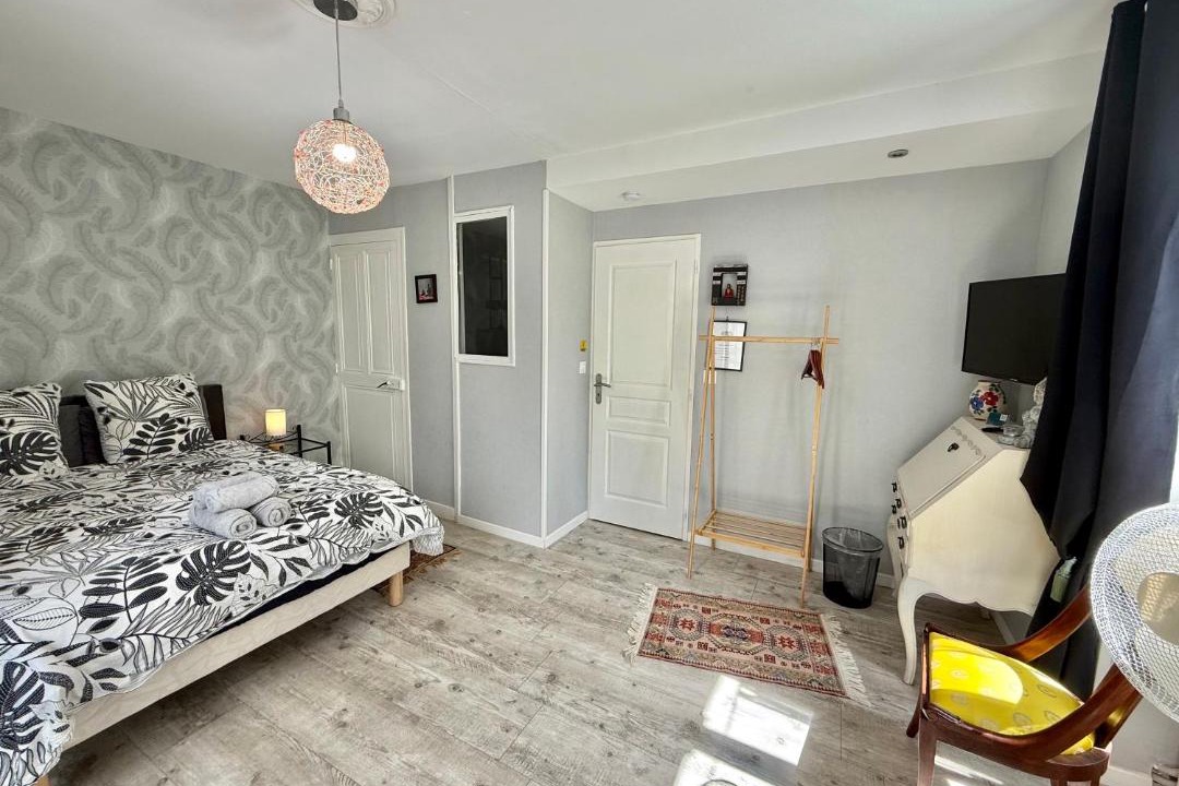Photo of Bedroom in Cenon-sur-Vienne