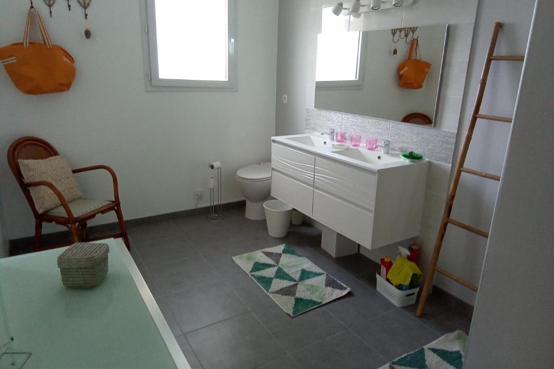 Photo of Bathroom in Saint-Dizant-du-Gua