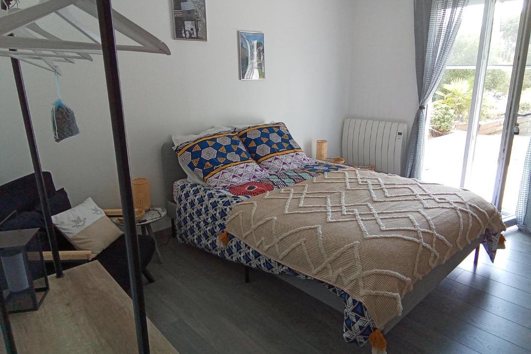 Photo of Bedroom in Saint-Dizant-du-Gua