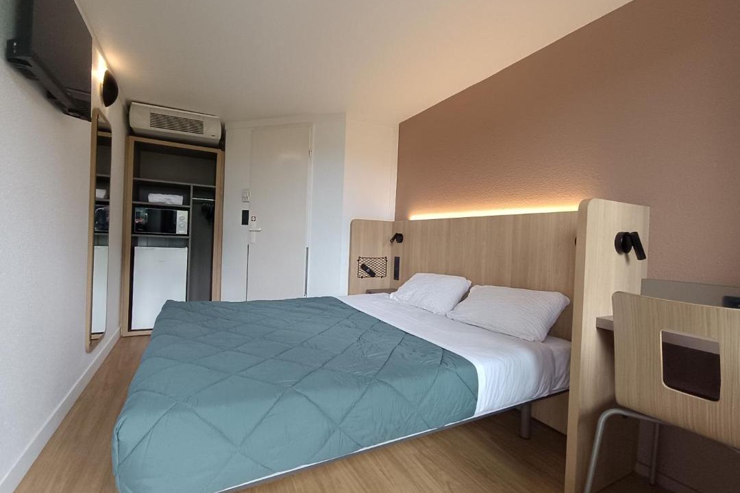Photo of Bedroom in Lormont