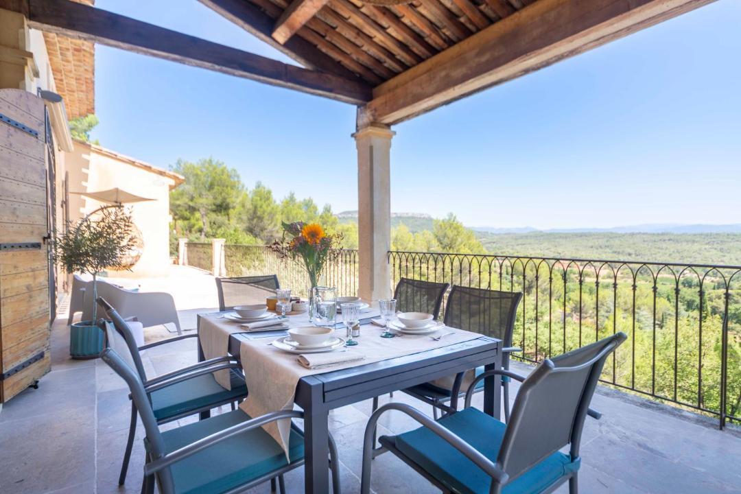 Photo of Patio Balcony in Le Tholonet