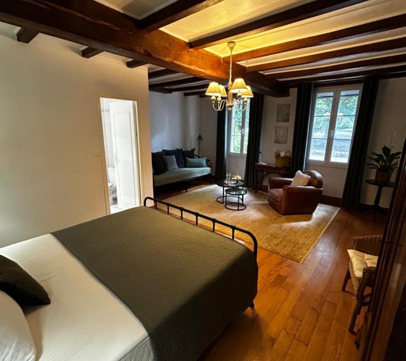 Photo of Bedroom in Pouillac