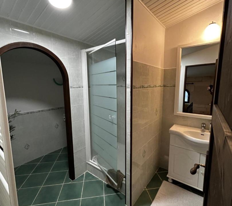 Photo of Bathroom in Pouillac