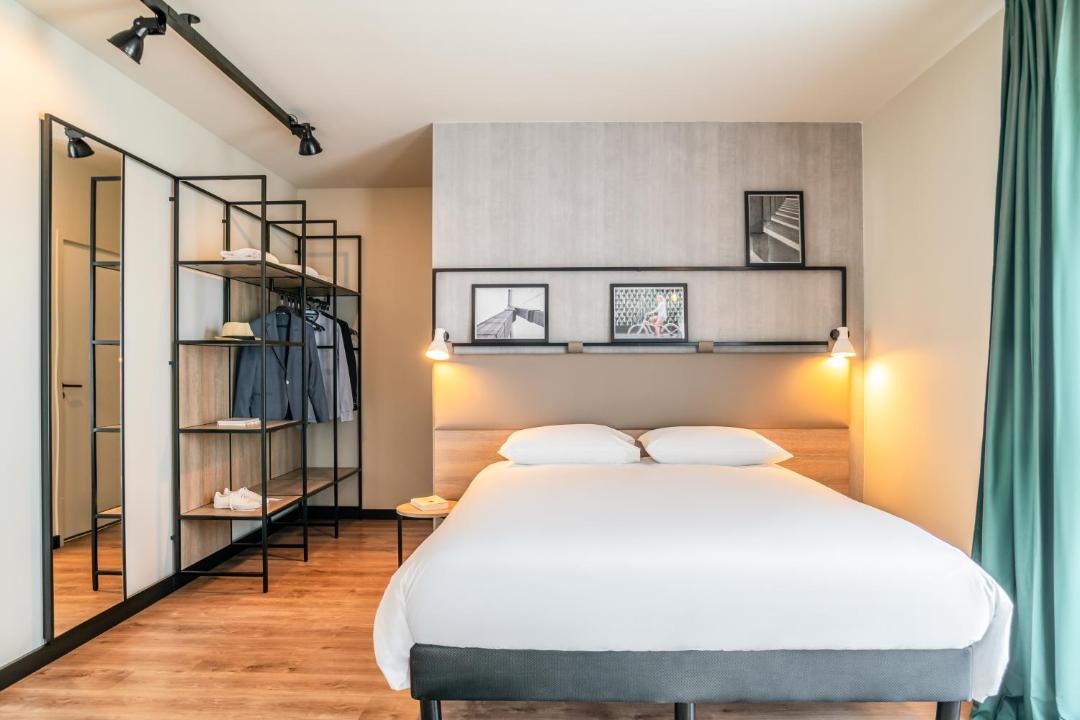 Photo of Bedroom in Carbon-Blanc