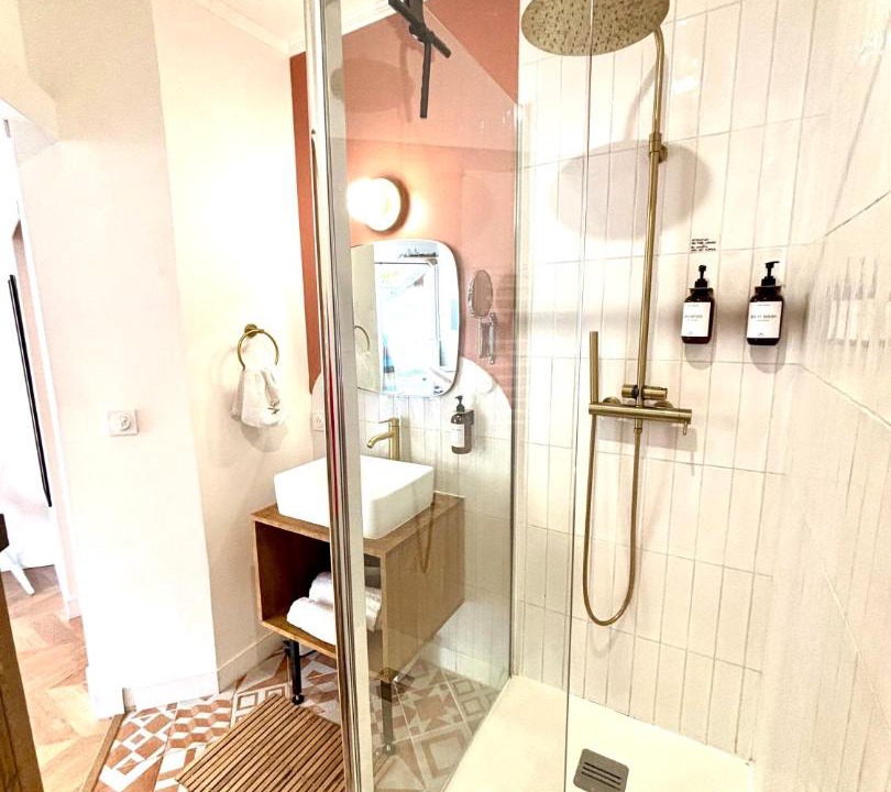 Photo of Bathroom in Talence