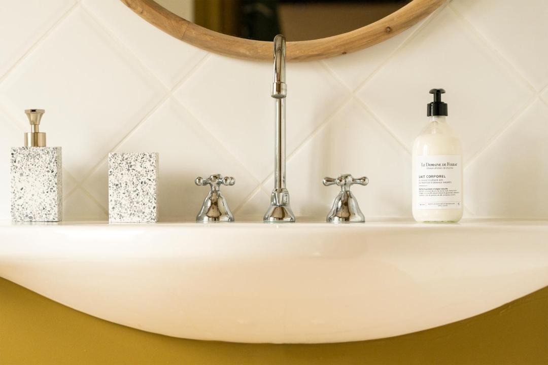 Photo of Bathroom in Mirambeau