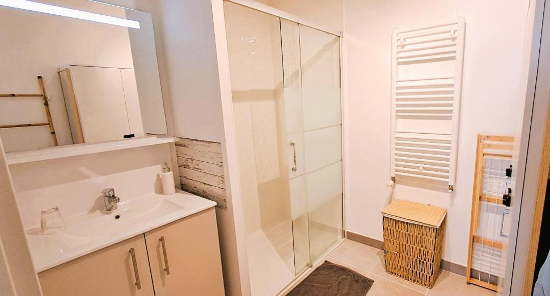 Photo of Bathroom in Gujan-Mestras