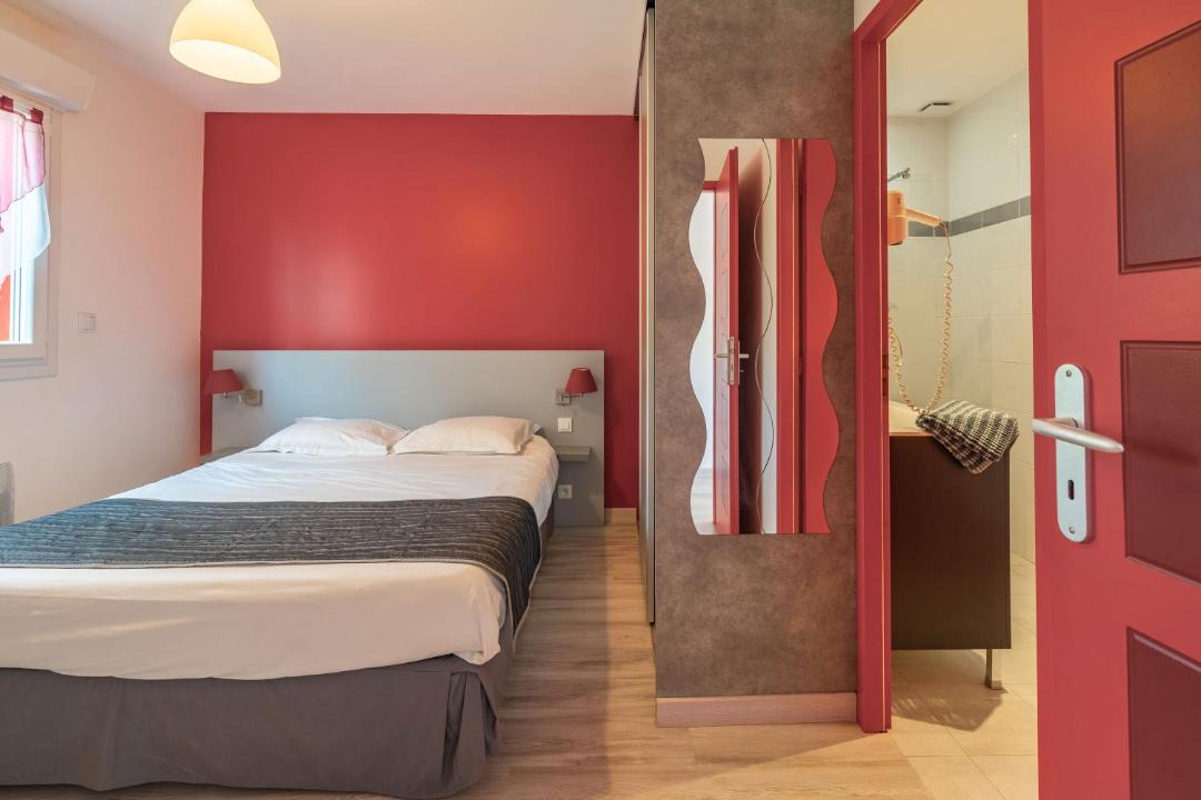 Photo of Bedroom in Saint-Simon-de-Bordes