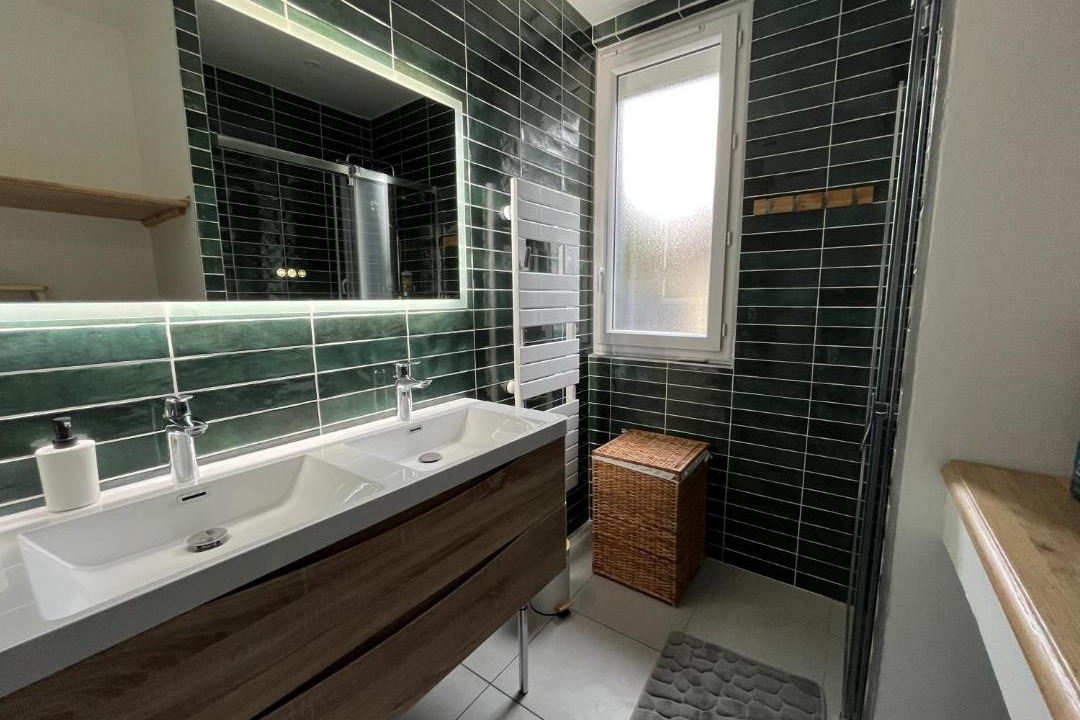 Photo of Bathroom in Cenon