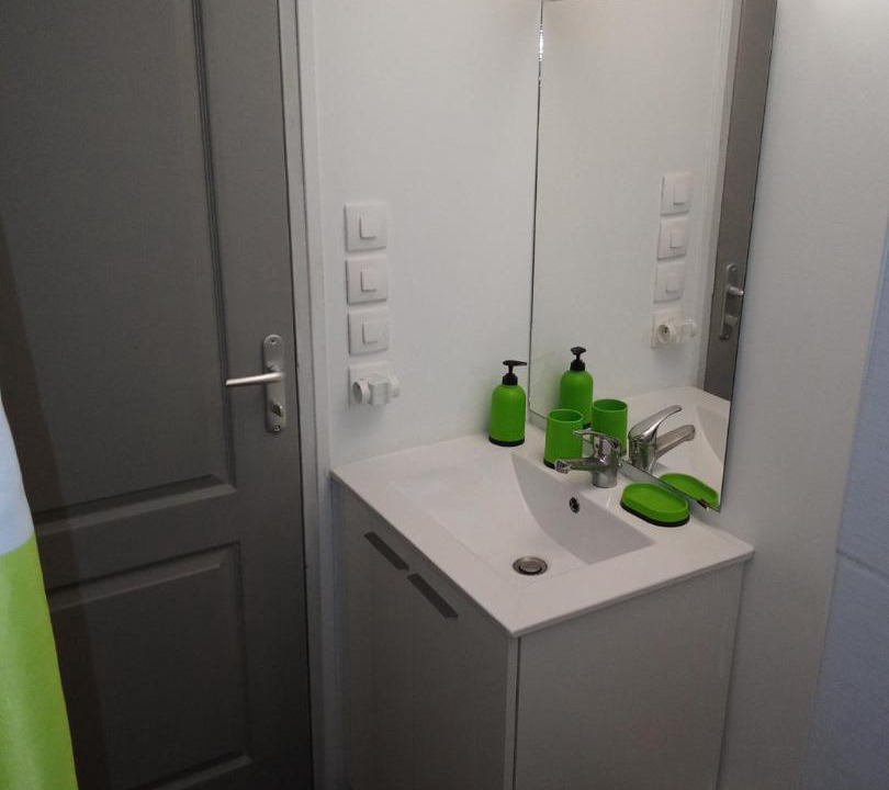 Photo of Bathroom in Saujon