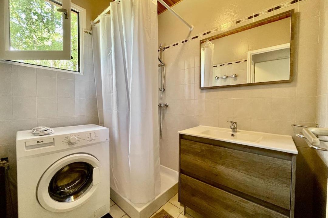 Photo of Bathroom in Saint-Martial-de-Nabirat