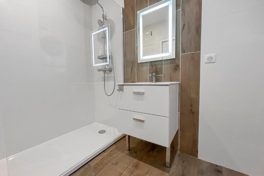 Photo of Bathroom in Idron