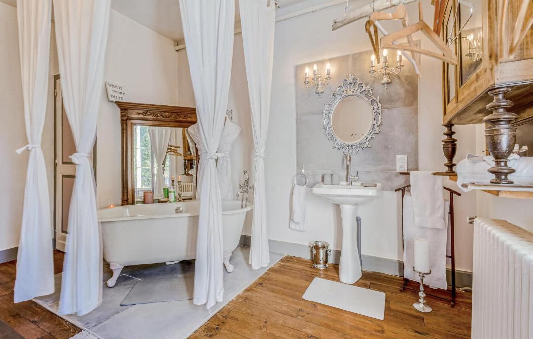 Photo of Bathroom in Arengosse