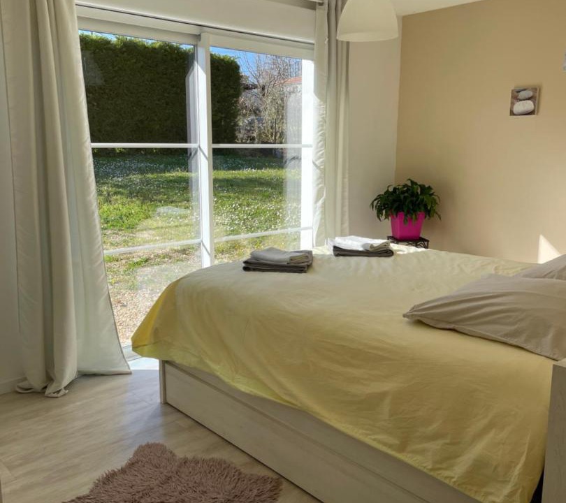 Photo of Bedroom in Saint-Aubin-de-Branne
