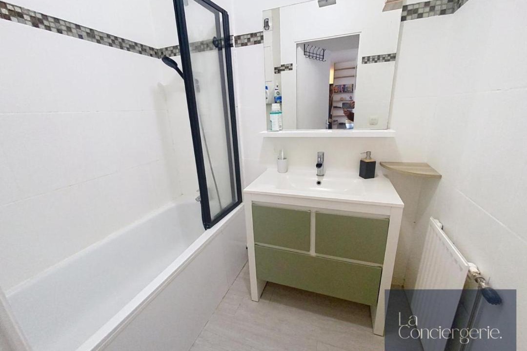 Photo of Bathroom in Les 3 Cites