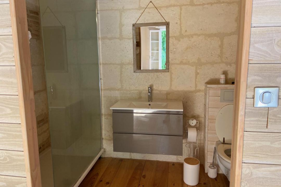 Photo of Bathroom in Saint-Pierre-du-Palais