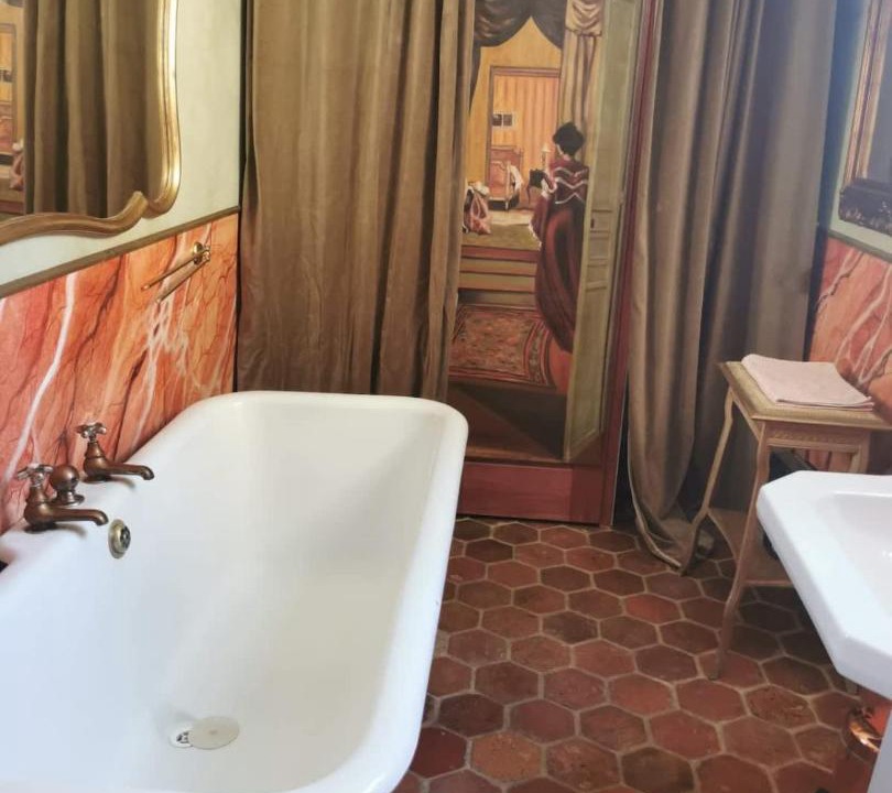 Photo of Bathroom in Bordeaux City Centre