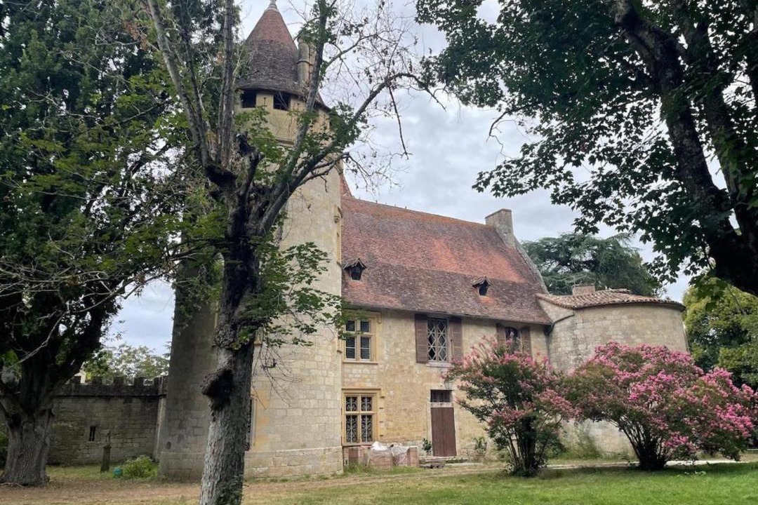 Photo of Buildings in Layrac