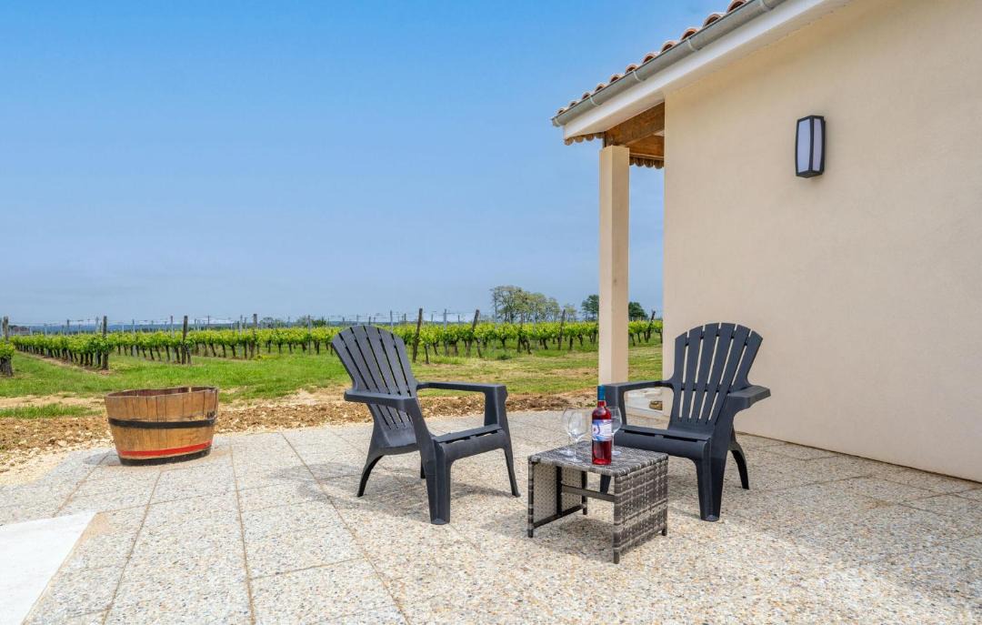 Photo of Patio Balcony in Belves-de-Castillon