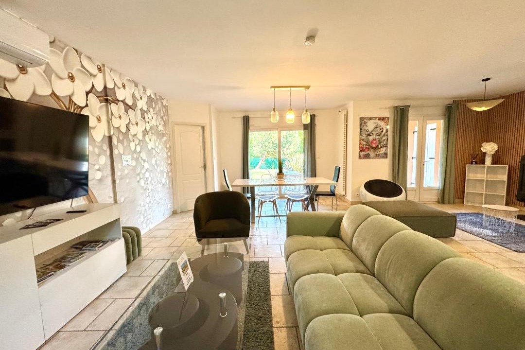 Photo of Livingroom in Notre-Dame-de-Sanilhac