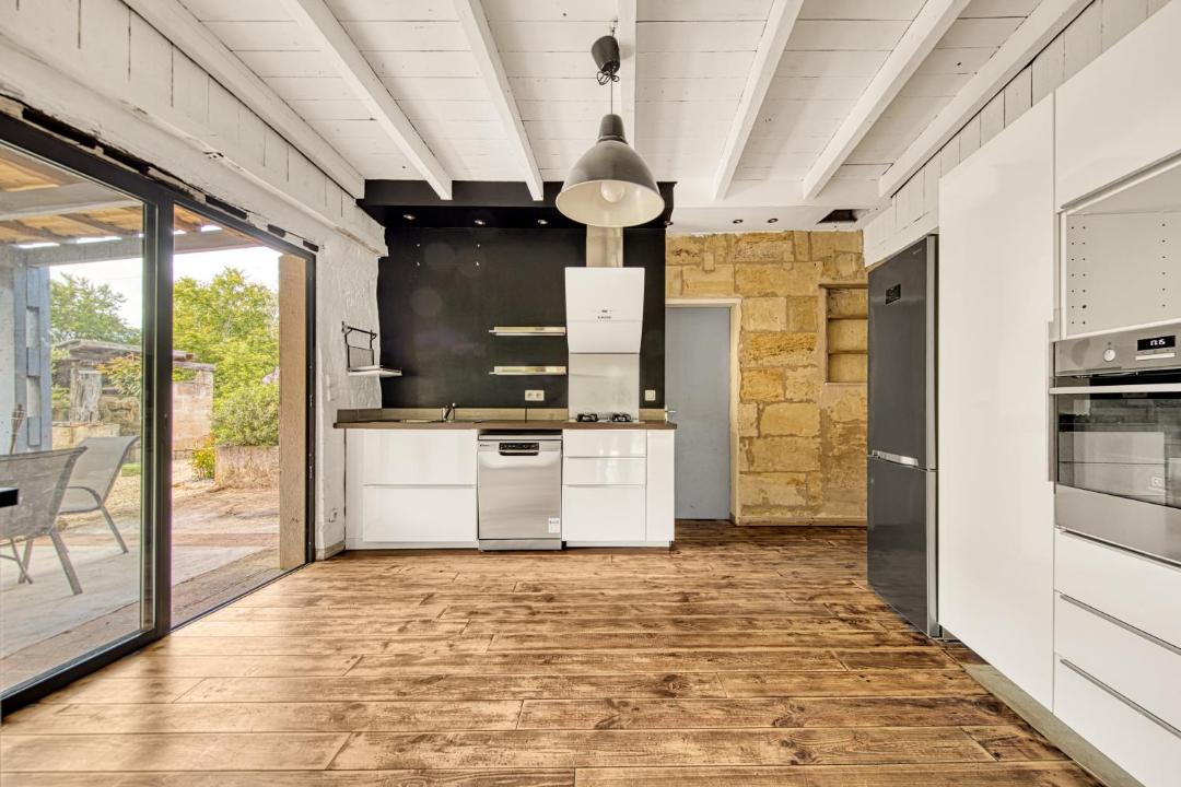 Photo of Kitchen in Petit-Palais-et-Cornemps