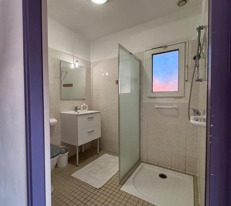 Photo of Bathroom in Aytre