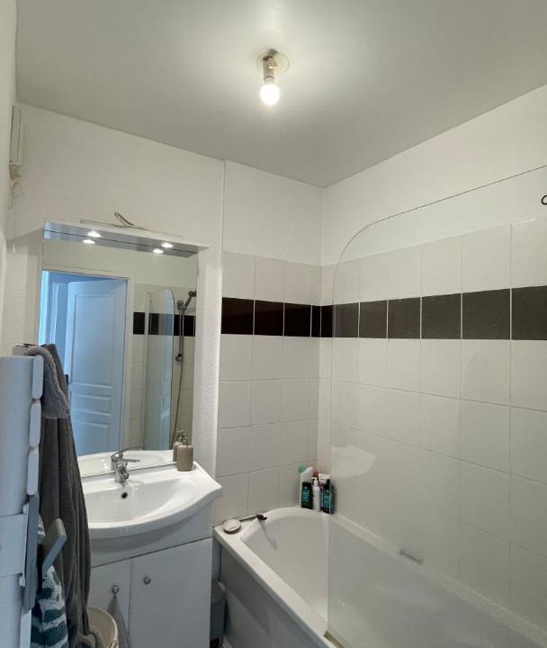 Photo of Bathroom in Saint-Andre-de-Cubzac
