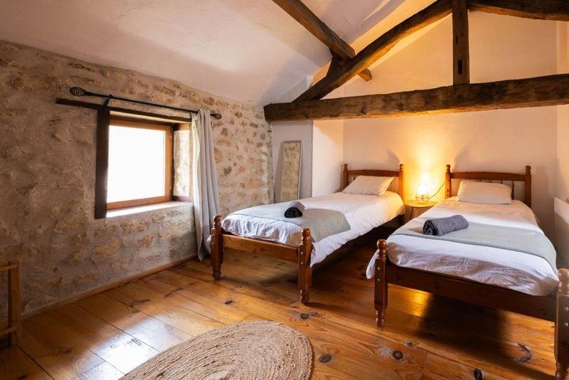 Photo of Bedroom in Champagne-et-Fontaine