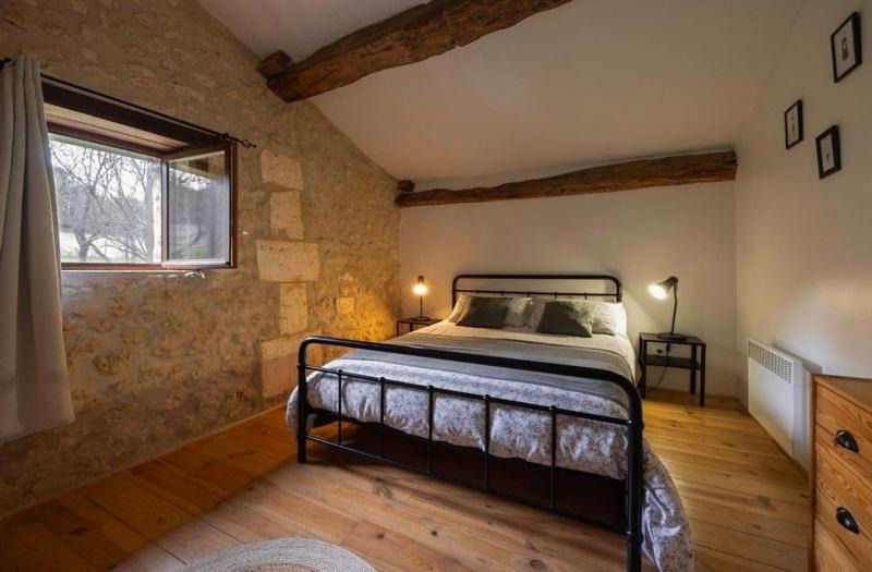 Photo of Bedroom in Champagne-et-Fontaine