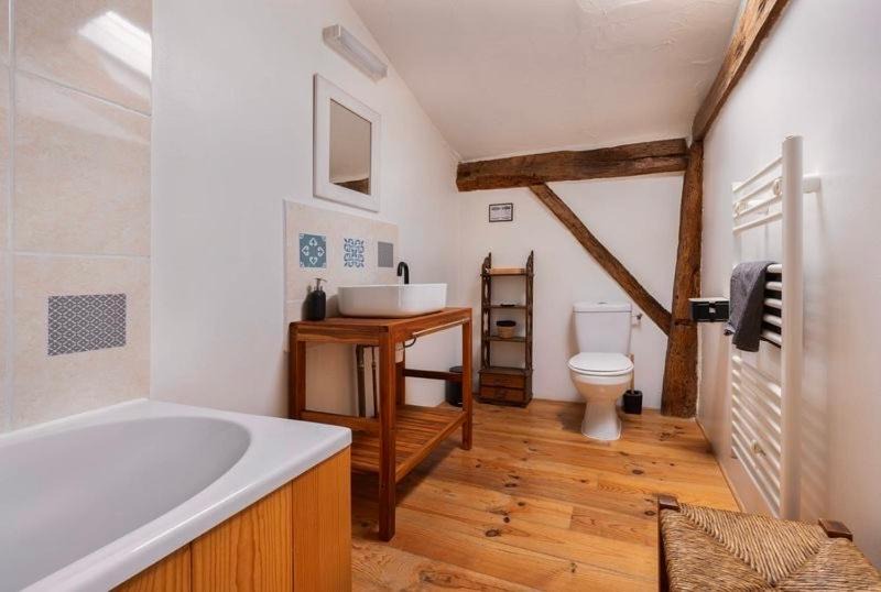 Photo of Bathroom in Champagne-et-Fontaine
