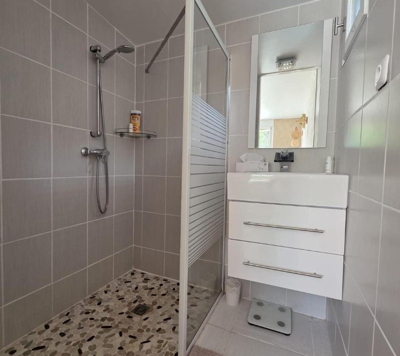 Photo of Bathroom in Varaignes
